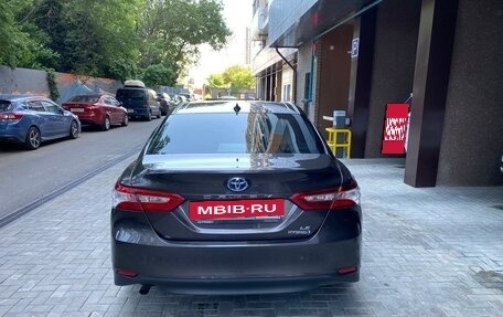 Toyota Camry, 2018 год, 2 850 000 рублей, 4 фотография