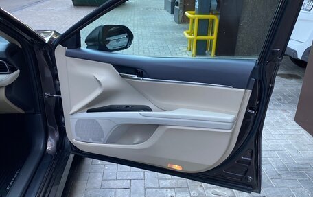 Toyota Camry, 2018 год, 2 850 000 рублей, 12 фотография