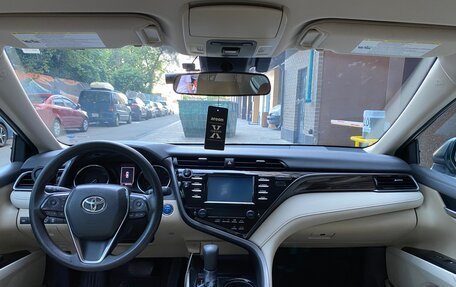 Toyota Camry, 2018 год, 2 850 000 рублей, 15 фотография