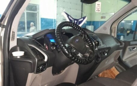 Ford Tourneo Custom I рестайлинг, 2017 год, 1 920 000 рублей, 5 фотография