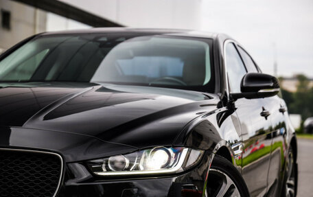 Jaguar XE I рестайлинг, 2017 год, 1 875 000 рублей, 2 фотография