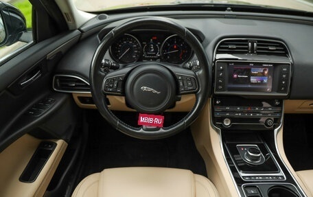 Jaguar XE I рестайлинг, 2017 год, 1 875 000 рублей, 13 фотография
