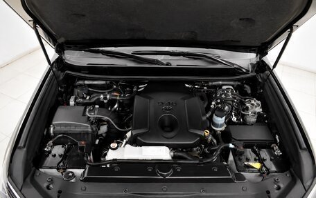 Toyota Land Cruiser Prado 150 рестайлинг 2, 2017 год, 4 500 000 рублей, 5 фотография