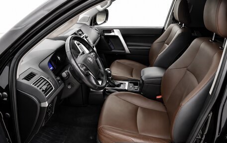 Toyota Land Cruiser Prado 150 рестайлинг 2, 2017 год, 4 500 000 рублей, 8 фотография