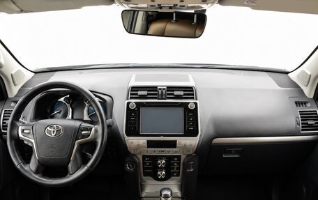 Toyota Land Cruiser Prado 150 рестайлинг 2, 2017 год, 4 500 000 рублей, 9 фотография
