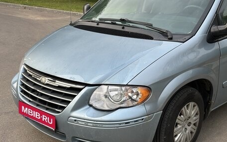 Chrysler Town & Country IV, 2005 год, 525 000 рублей, 8 фотография
