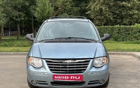 Chrysler Town & Country IV, 2005 год, 525 000 рублей, 7 фотография
