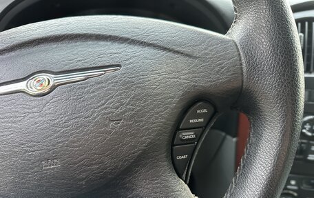 Chrysler Town & Country IV, 2005 год, 525 000 рублей, 23 фотография
