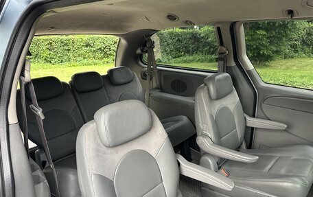 Chrysler Town & Country IV, 2005 год, 525 000 рублей, 31 фотография