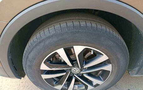 Volkswagen Tiguan II, 2019 год, 2 242 000 рублей, 4 фотография