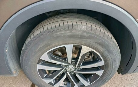 Volkswagen Tiguan II, 2019 год, 2 242 000 рублей, 3 фотография
