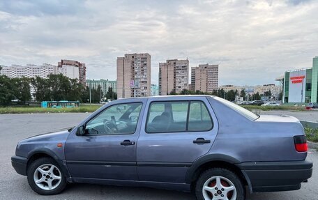 Volkswagen Vento, 1994 год, 150 000 рублей, 4 фотография