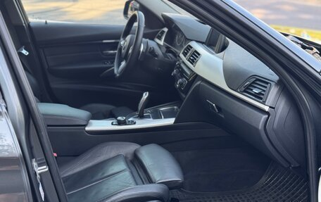 BMW 3 серия, 2018 год, 1 700 000 рублей, 12 фотография