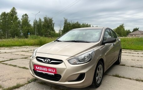Hyundai Solaris II рестайлинг, 2013 год, 830 000 рублей, 2 фотография