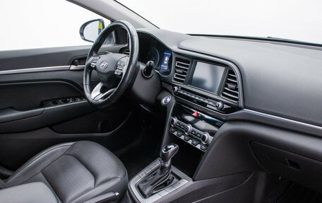 Hyundai Elantra VI рестайлинг, 2019 год, 1 750 000 рублей, 11 фотография