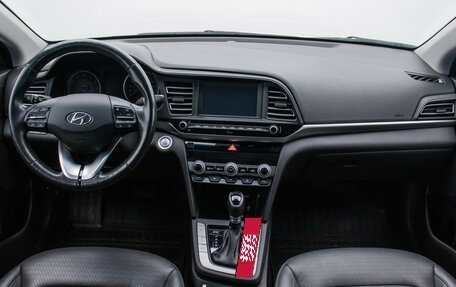 Hyundai Elantra VI рестайлинг, 2019 год, 1 750 000 рублей, 14 фотография