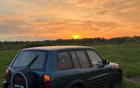 Toyota RAV4, 1997 год, 325 000 рублей, 2 фотография