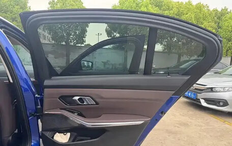 BMW 3 серия, 2022 год, 2 950 000 рублей, 15 фотография