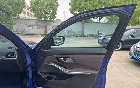 BMW 3 серия, 2022 год, 2 950 000 рублей, 14 фотография