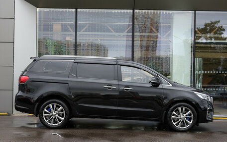 KIA Carnival III, 2019 год, 3 049 000 рублей, 4 фотография