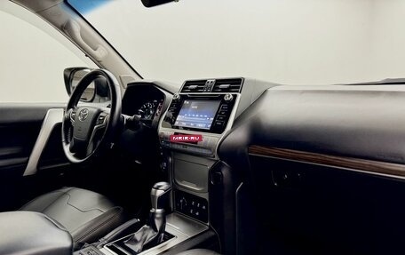 Toyota Land Cruiser Prado 150 рестайлинг 2, 2018 год, 5 300 000 рублей, 12 фотография