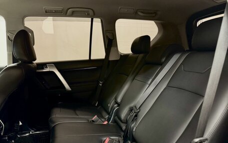Toyota Land Cruiser Prado 150 рестайлинг 2, 2018 год, 5 300 000 рублей, 14 фотография