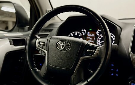 Toyota Land Cruiser Prado 150 рестайлинг 2, 2018 год, 5 300 000 рублей, 19 фотография