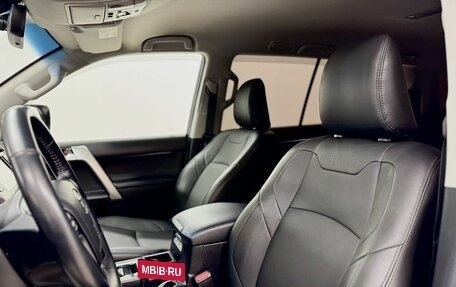 Toyota Land Cruiser Prado 150 рестайлинг 2, 2018 год, 5 300 000 рублей, 13 фотография