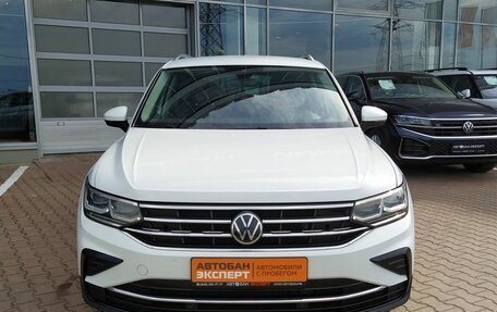 Volkswagen Tiguan II, 2021 год, 2 960 000 рублей, 2 фотография
