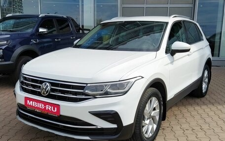 Volkswagen Tiguan II, 2021 год, 2 960 000 рублей, 1 фотография