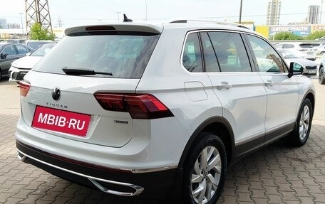 Volkswagen Tiguan II, 2021 год, 2 960 000 рублей, 4 фотография