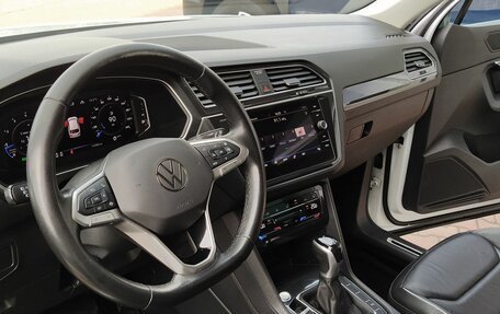 Volkswagen Tiguan II, 2021 год, 2 960 000 рублей, 24 фотография