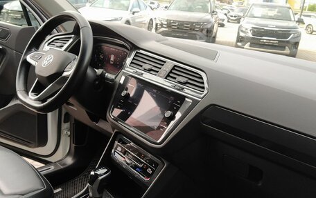 Volkswagen Tiguan II, 2021 год, 2 960 000 рублей, 21 фотография
