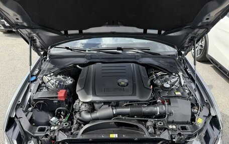 Jaguar XE I рестайлинг, 2019 год, 3 300 000 рублей, 9 фотография