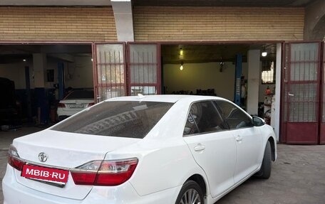 Toyota Camry, 2017 год, 1 350 000 рублей, 2 фотография
