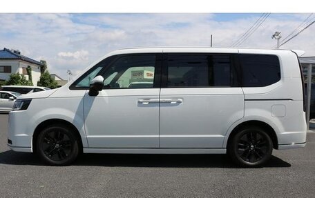 Honda Stepwgn, 2023 год, 2 145 000 рублей, 3 фотография