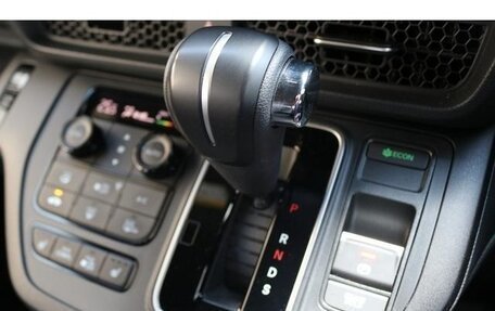 Honda Stepwgn, 2023 год, 2 145 000 рублей, 14 фотография