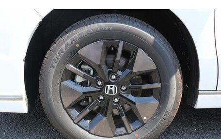 Honda Stepwgn, 2023 год, 2 145 000 рублей, 30 фотография