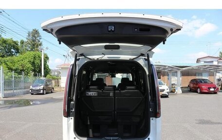 Honda Stepwgn, 2023 год, 2 145 000 рублей, 33 фотография