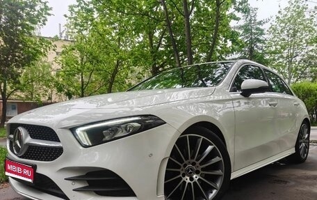 Mercedes-Benz A-Класс, 2019 год, 2 250 000 рублей, 1 фотография