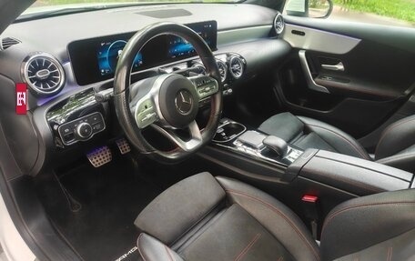 Mercedes-Benz A-Класс, 2019 год, 2 250 000 рублей, 10 фотография