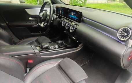 Mercedes-Benz A-Класс, 2019 год, 2 250 000 рублей, 18 фотография