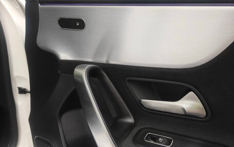 Mercedes-Benz A-Класс, 2019 год, 2 250 000 рублей, 20 фотография