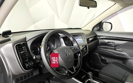 Mitsubishi Outlander III рестайлинг 3, 2019 год, 1 883 000 рублей, 19 фотография