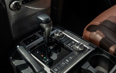 Toyota Land Cruiser 200, 2015 год, 4 995 000 рублей, 13 фотография