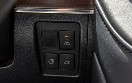 Toyota Land Cruiser 200, 2015 год, 4 995 000 рублей, 24 фотография
