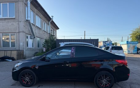 Hyundai Solaris II рестайлинг, 2013 год, 900 000 рублей, 4 фотография