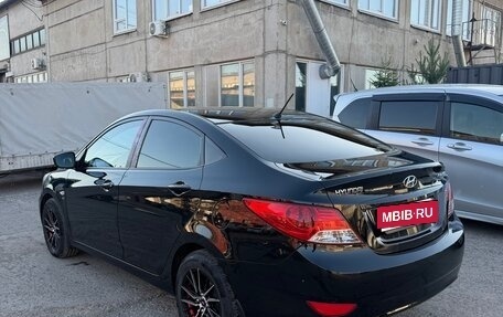 Hyundai Solaris II рестайлинг, 2013 год, 900 000 рублей, 5 фотография