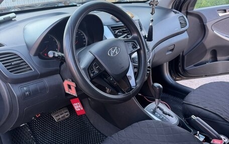 Hyundai Solaris II рестайлинг, 2013 год, 900 000 рублей, 8 фотография