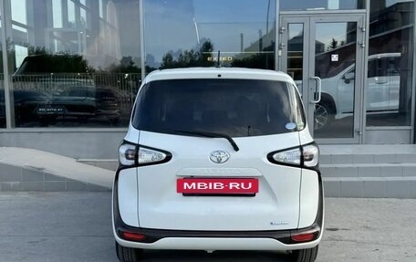 Toyota Sienta II, 2016 год, 1 300 000 рублей, 6 фотография